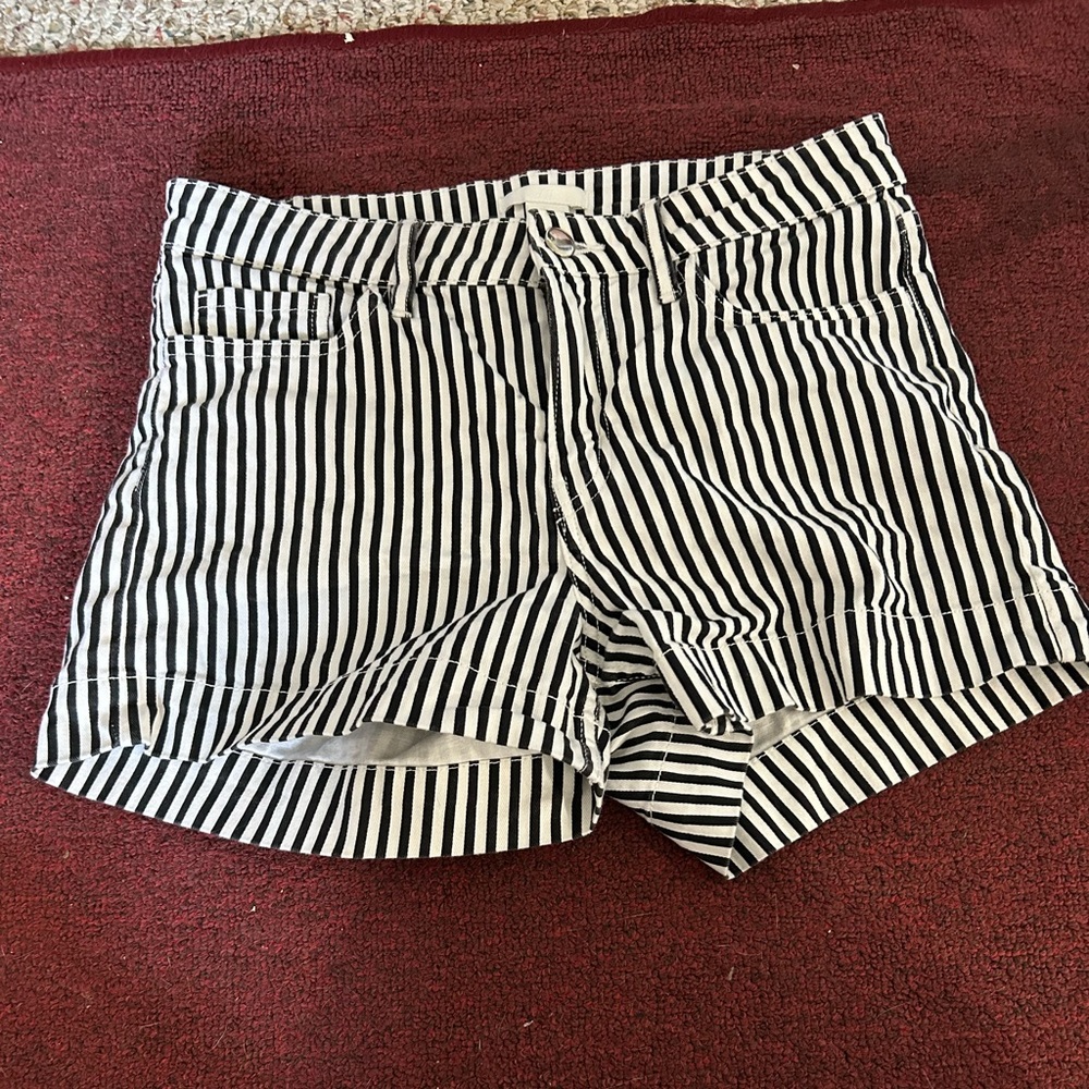 H&M black and white striped shorts